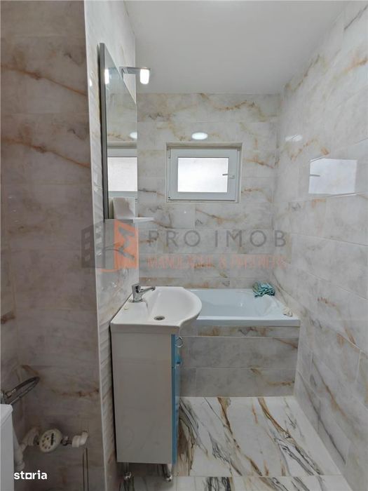 Apartament 3 camere cf 1 semidecomandat zona Micro 3