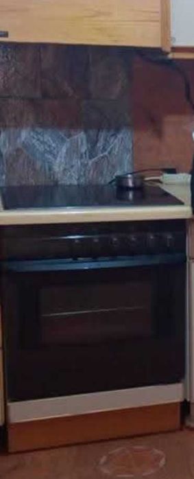 Set de cuptor plus plita electric, funcționează foarte bine