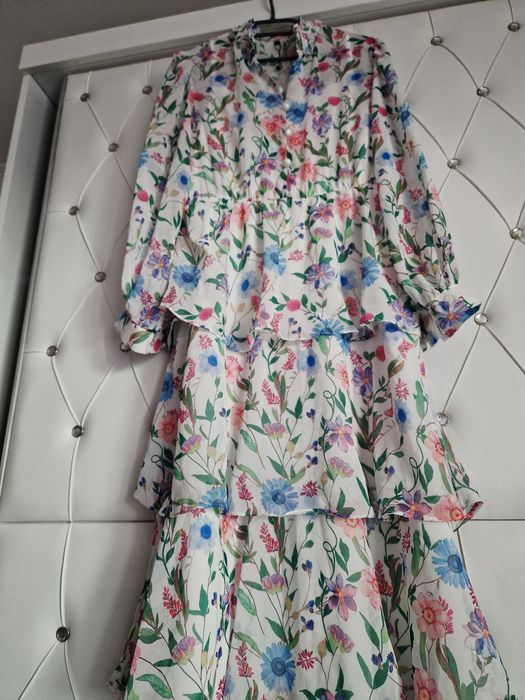 Rochie cu volane suprapuse