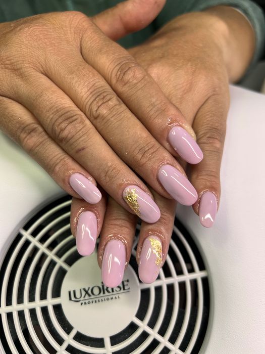 Unghii cu gel/semi CORABIA