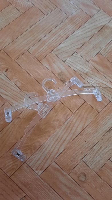 Вешалки в магазин