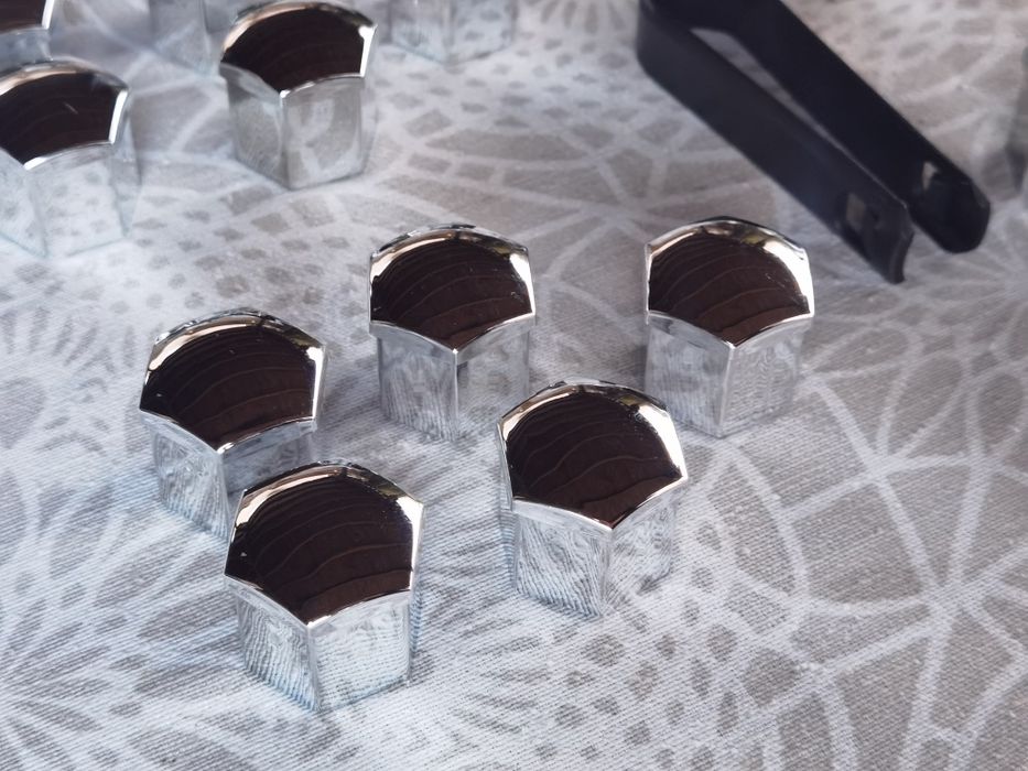 Хромирани капачки за болтове 17 и 19 мм