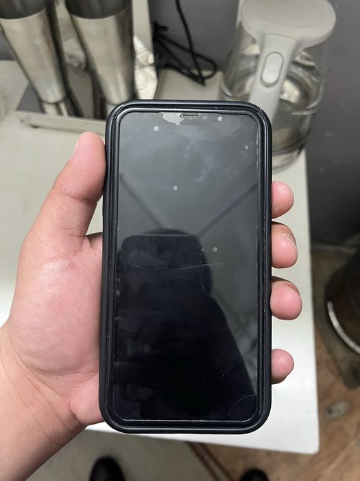 Продам iPhone 11 в хорошем состоянии