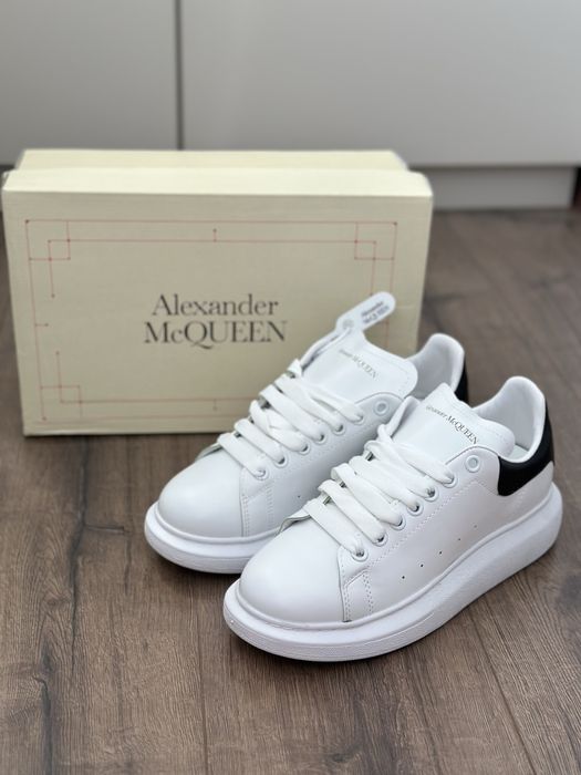 Adidasi ALEXANDER MCQUEEN lProdus NOU Premium Adidasi Baieti | Fete | Unisex | Adidasi NOI Model NOU 2026 | Calitate Premium Alexander Mcqueen Alb