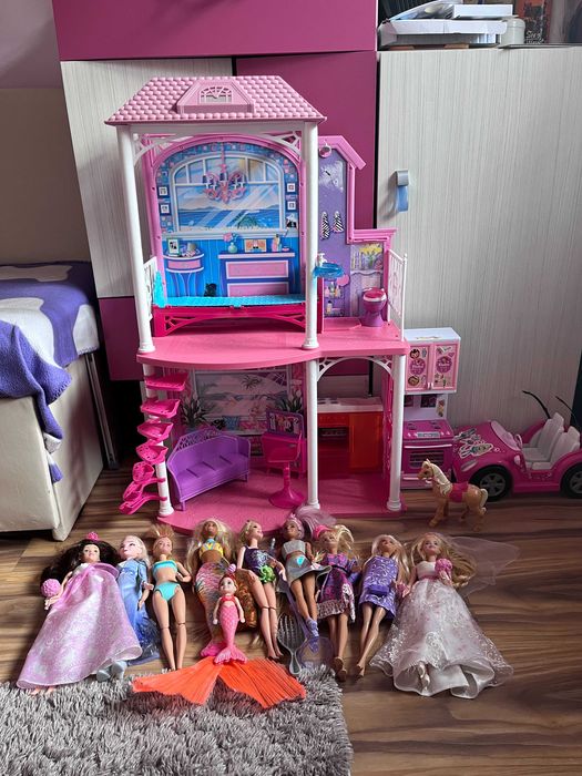 Лот къща за кукли на Барби, кола на Барби,с кукли и аксесоари