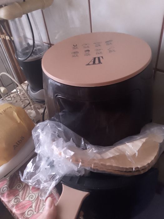 Vând friptoza la 100