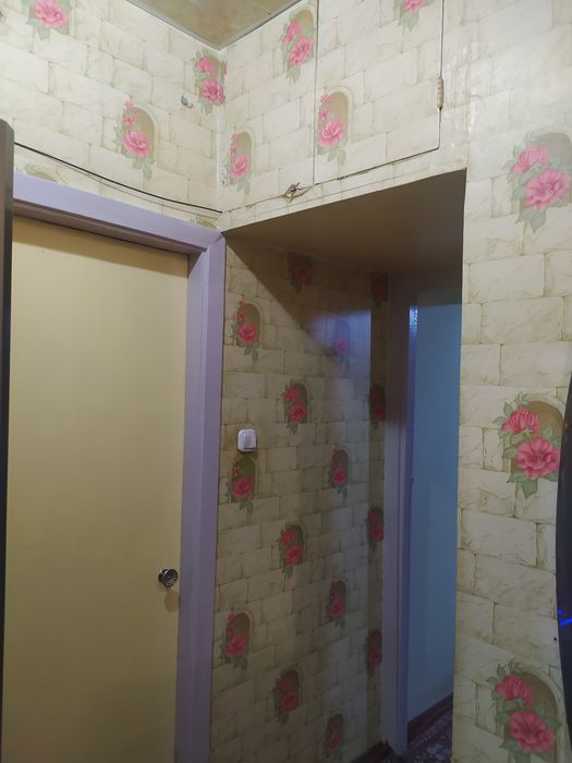 3х комнатная квартира. 1 этаж. На дорогу. Удобна  для бизнеса