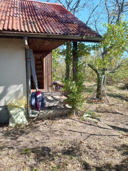 Вила източно от военния полигон в Казанлък