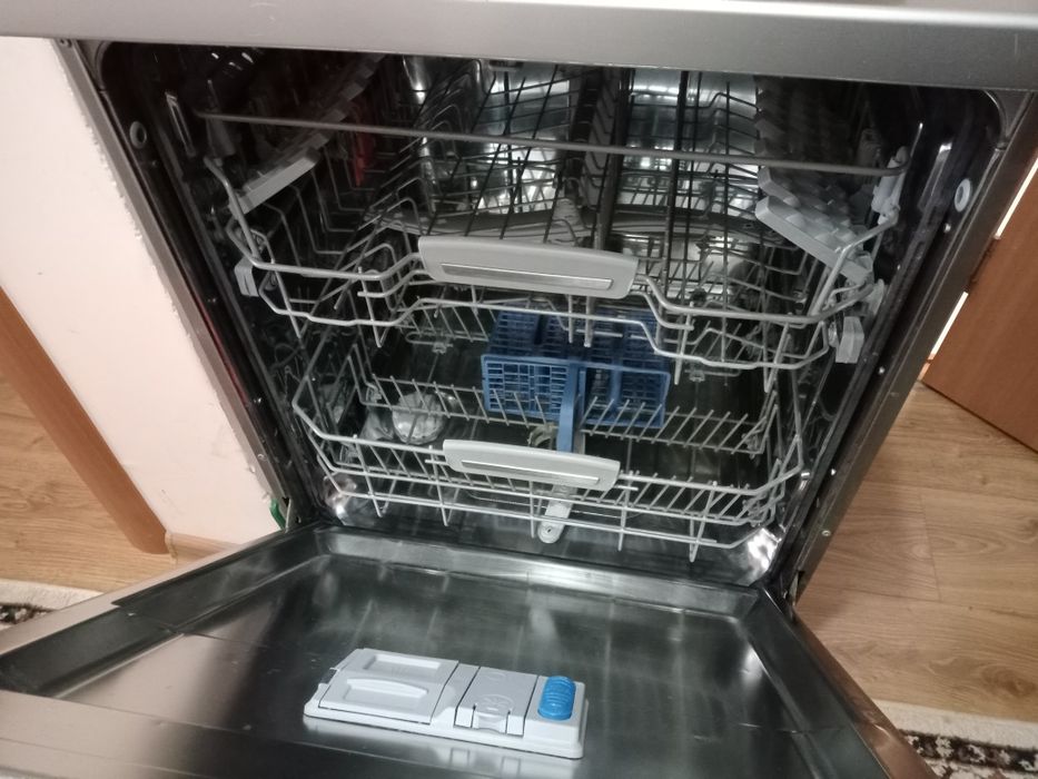 Посудомоечная машина Electrolux
