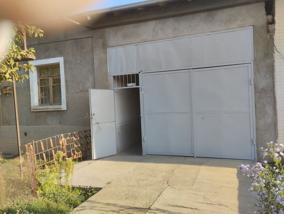 Уй сотилади 9.5сотих кибрайда ттздан бир км