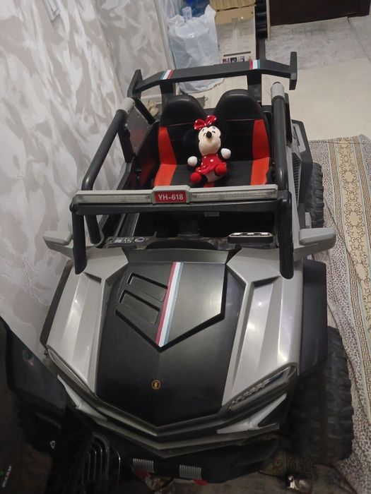 Bolalar moshinasi oʻyinchoq moshina mehanika pultli