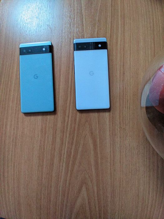 Продам два Pixel 6a.