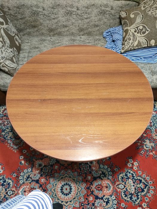 Круглый стол обеденный