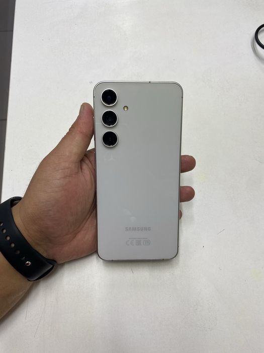 Samsung S24FE  (128ГБ) в идеальном состояний