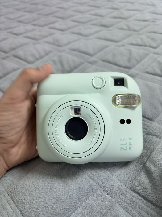 продам instax mini 12