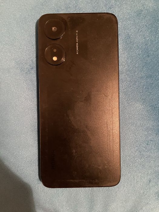 Продаю телефон HONOR