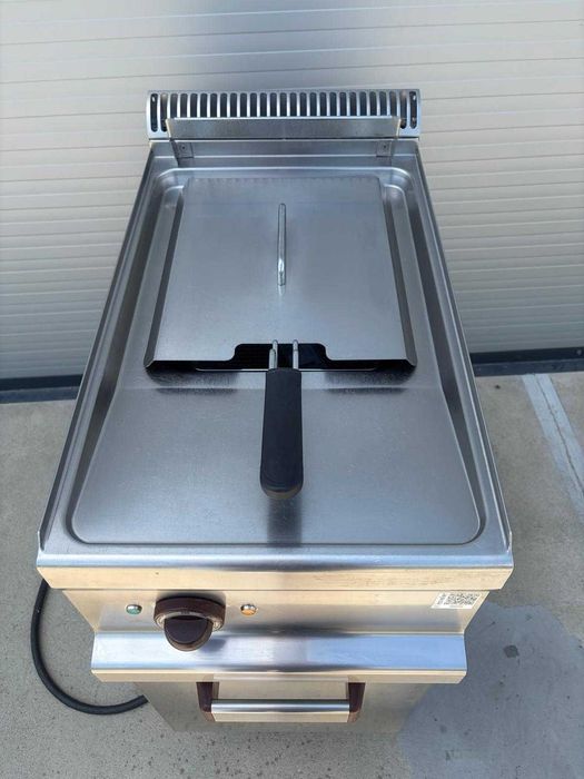 Friteuza simpla 13l - suport - MBM Italia - 380V - 9 KW