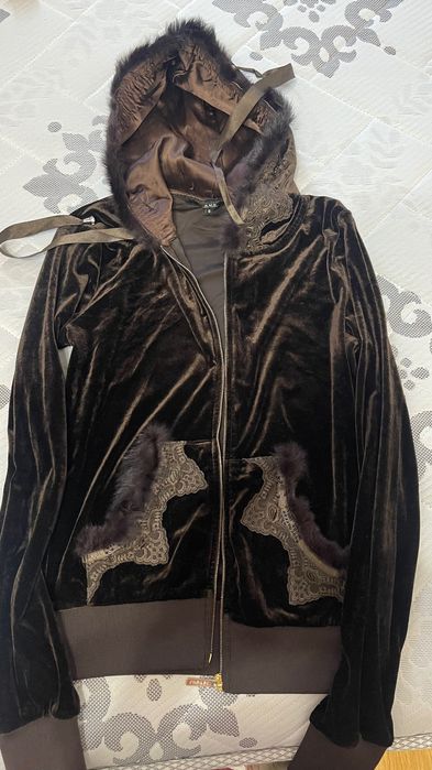 Велюровый спортивный костюм