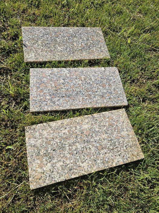 Granit 0.2x0.4x 1.5cm grosime