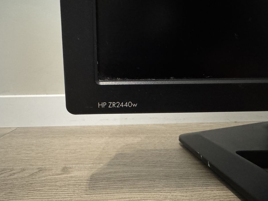 Монитори HP ZR2440w 24”