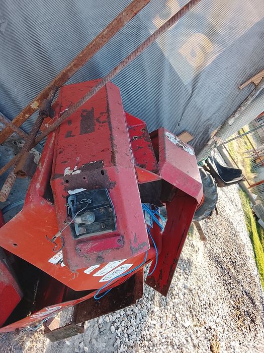 Tractoras articulat mab