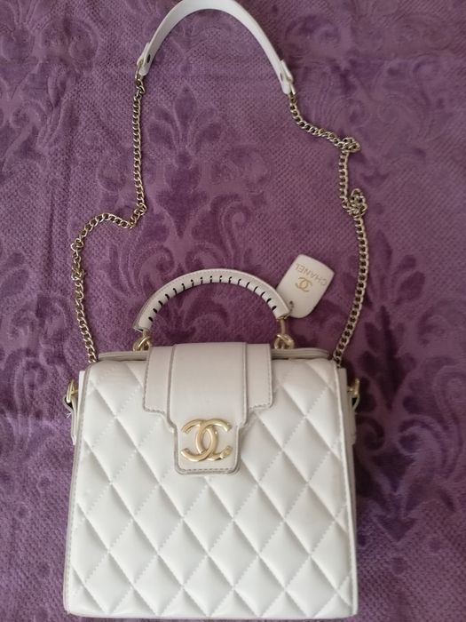 Продаётся сумочка, новая, Chanel, цена 5000