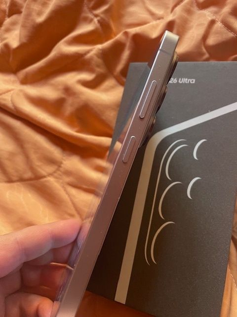 Продавам като нов Samsung Galaxy S26  ultra