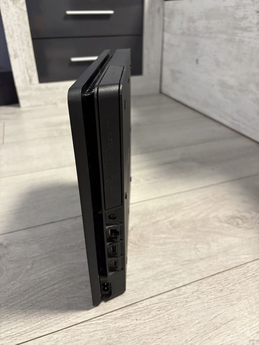 Playstation 4 Slim 1TB