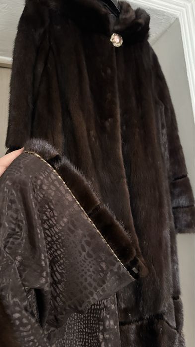 Норковая шуба срочно