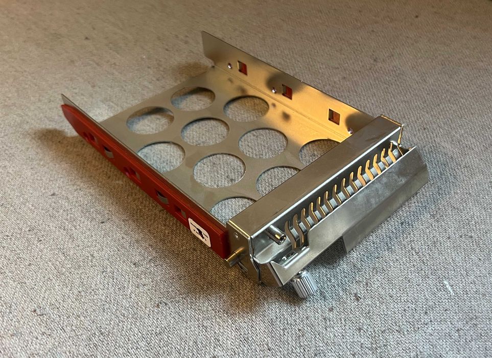 Set 2 rack HDD server 3.5 hot swap caddy Sans Digital TowerRAID