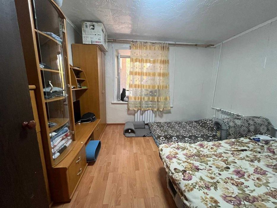 1 ком. по ул.  КАРБЫШЕВА 4, на 2 этаже, лоджия""