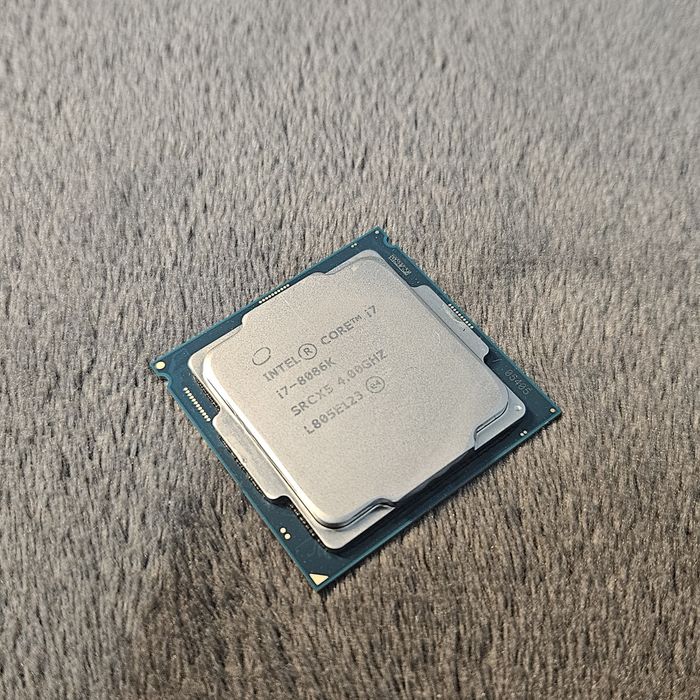 Vand procesor i7-8086k funcional