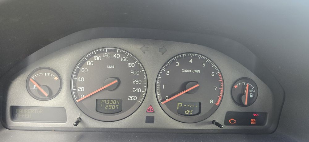 Волво хц 70 2.4 Т 4х4 автоматик Volvo xc70 2.4T