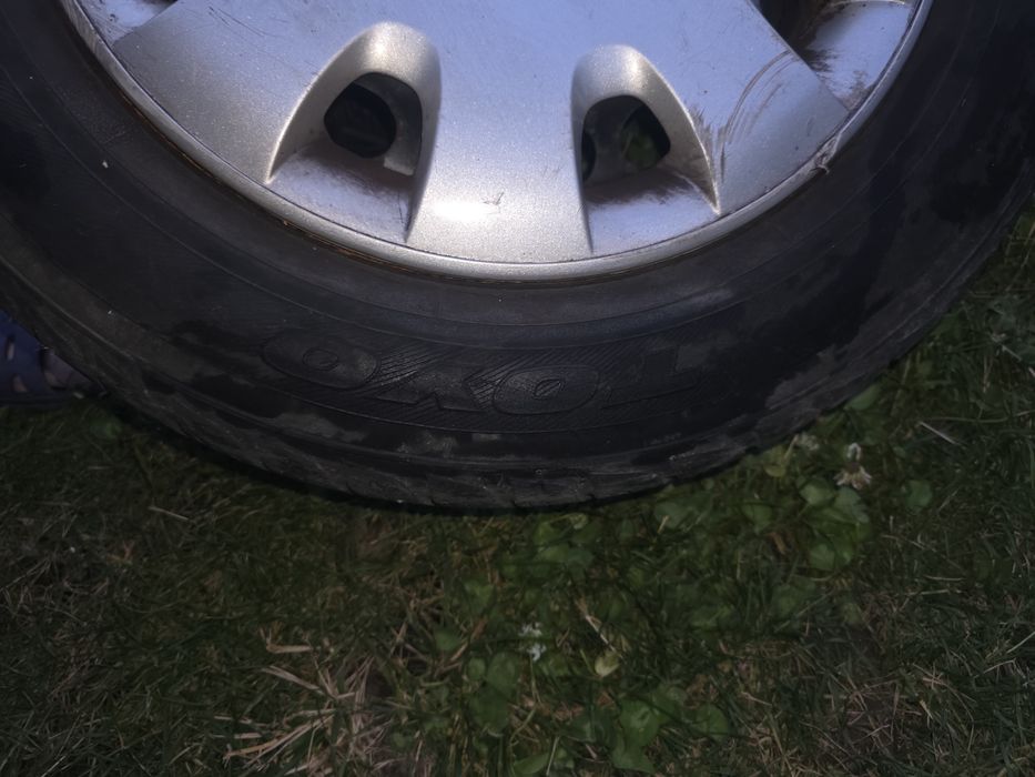 Vând 4 jante  R 15 + cauciucuri , pentru Golf 5
