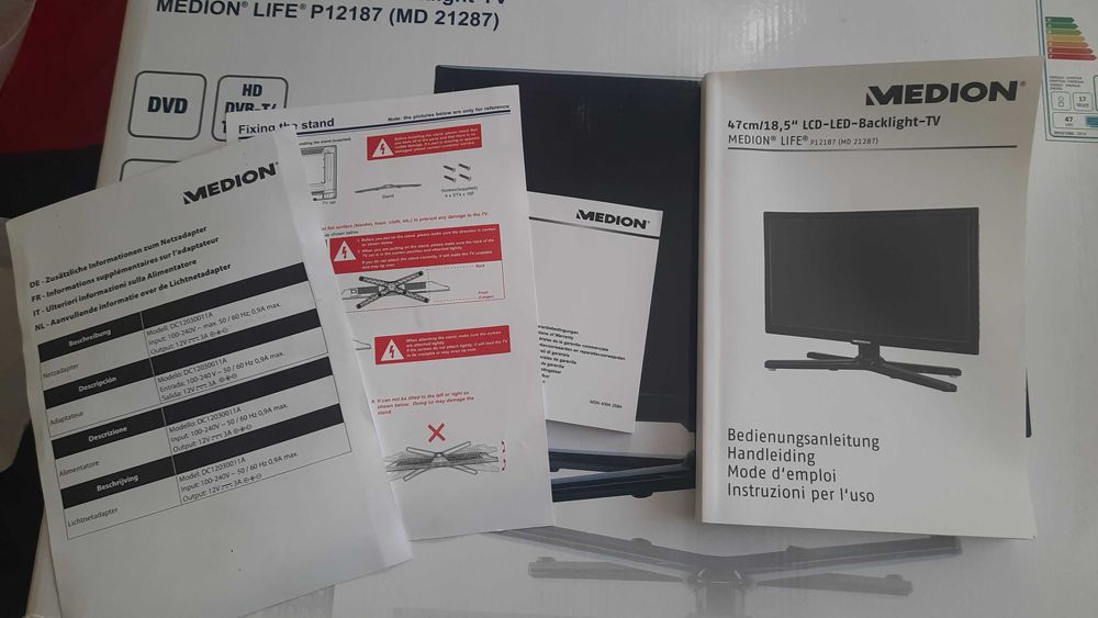 LED телевизор MEDION 12V