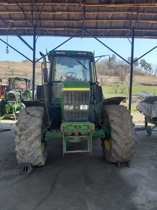 Dezmembram tractor John Deere 7810 — poza 3
