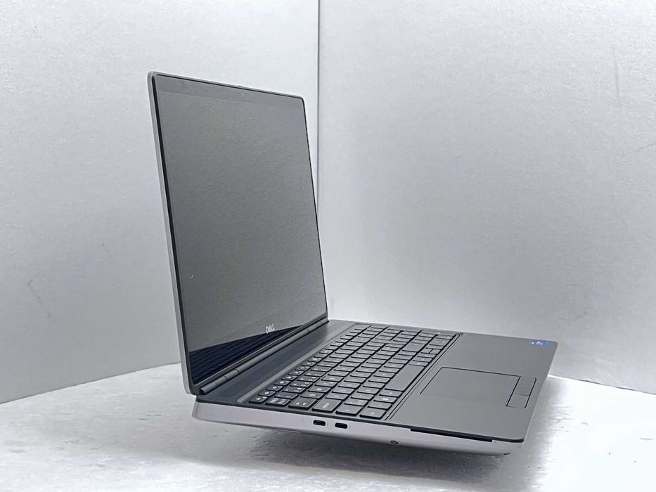 реновиран Mobile Workstation Dell Precision 7560 15.6" Touch i7-11850H 32GB 1020GB клас А с Гаранция