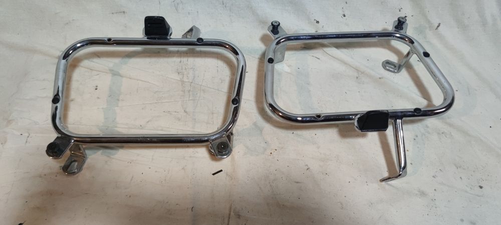 Странични стойки за Куфари GIVI/KAPPA