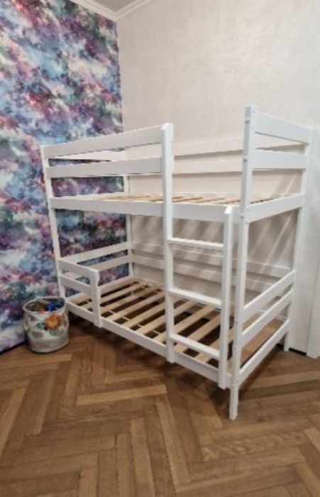 Двухъярусная кровать