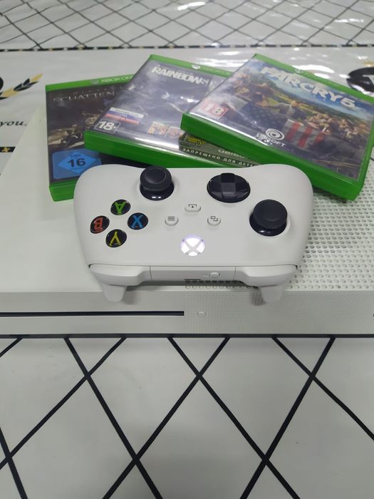 Продам Xbox One S