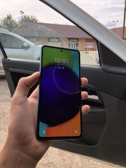 Продам Самсунг А52