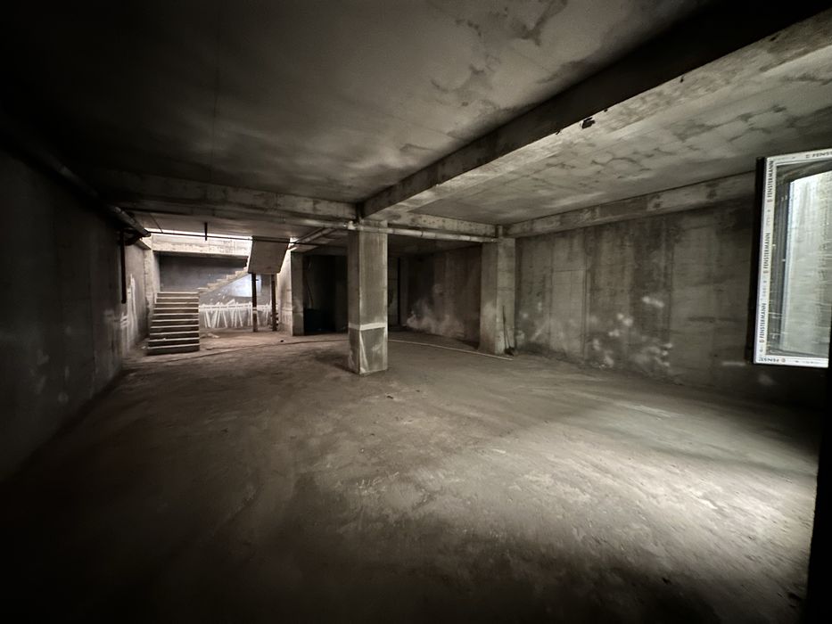 Аренда Коммерческое посещение на Mirabad Avenue