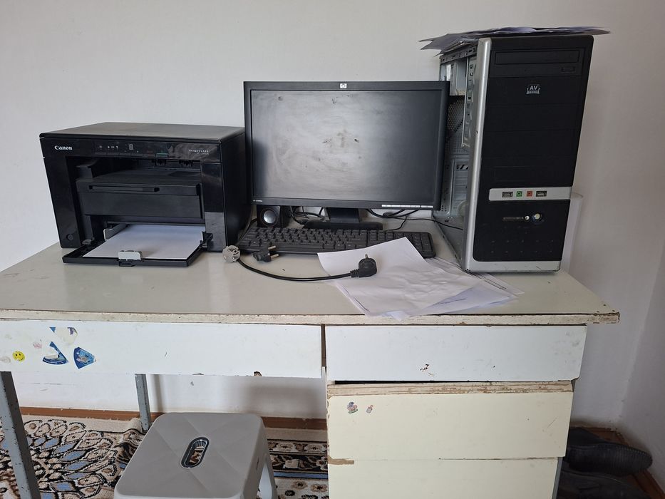 Компьютер принтер