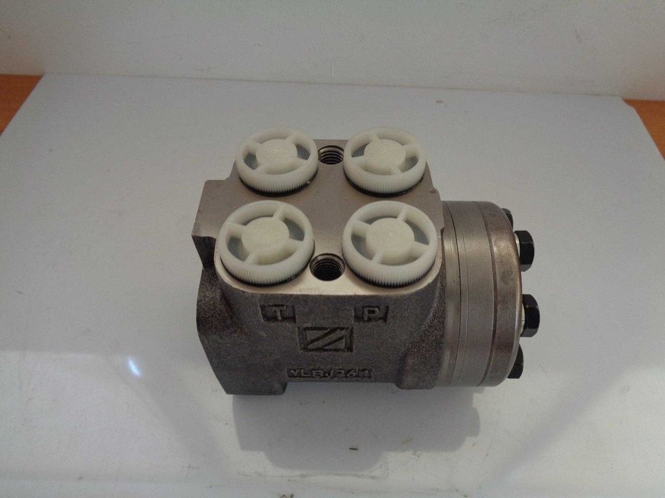 Pompa Danfus 100 cc servodirectie tractor cu supape incorporata OSPC filet standard