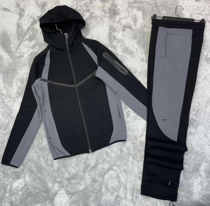Nike Tech Fleece