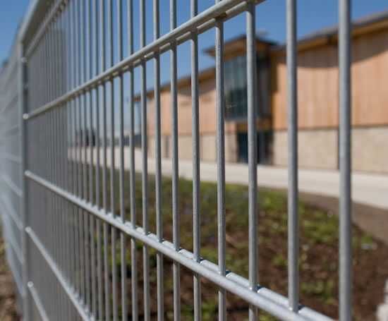 Garduri din panou stil jaluzele, sipca metalica, tabla si alte modele