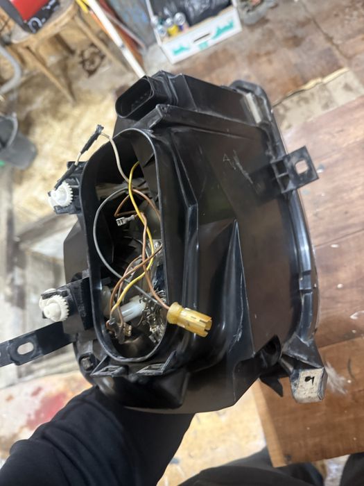 Фара приора 1 левая оригинал бош