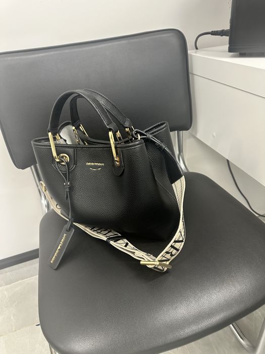 Продам сумку emporio armani оригинал