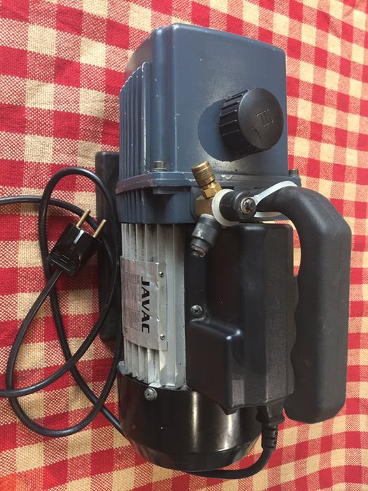 JAVAC Модел CC 141/вакум помпа за вакумиране на хладилни системи/