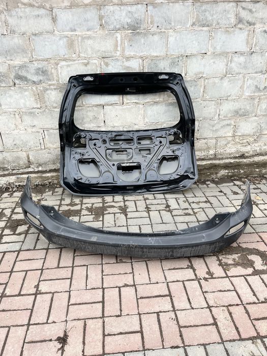 Дверь багажника на РАФ4